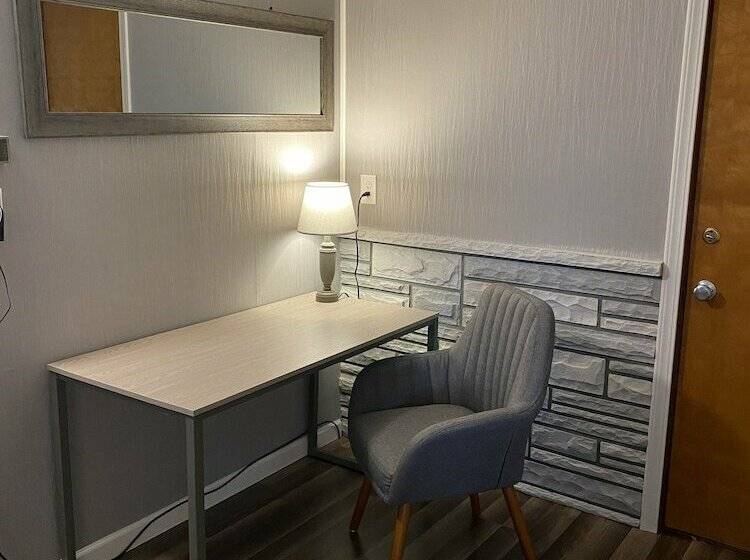 Номер Deluxe, The Last Resort Motel