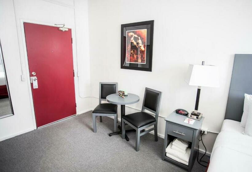 غرفة قياسية حمام مشترك, American