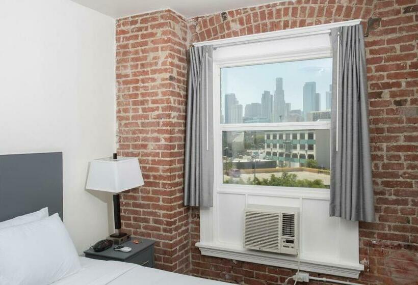 غرفة قياسية حمام مشترك, American