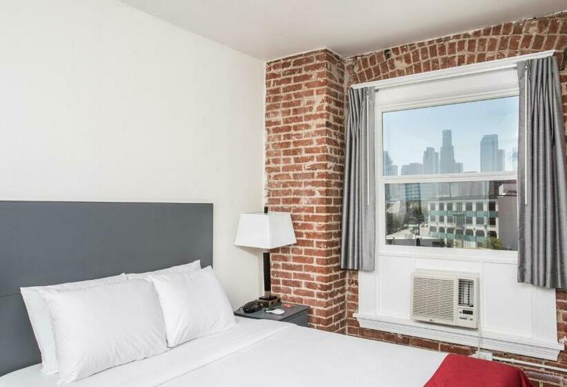 غرفة قياسية حمام مشترك, American