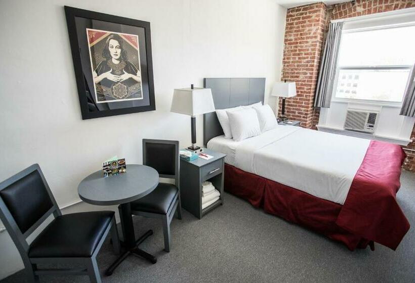 غرفة قياسية حمام مشترك, American