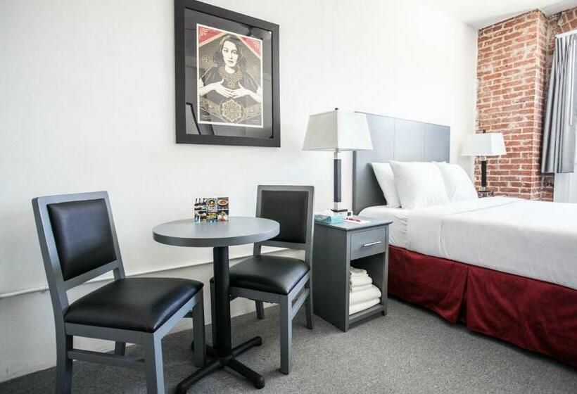 غرفة قياسية حمام مشترك, American