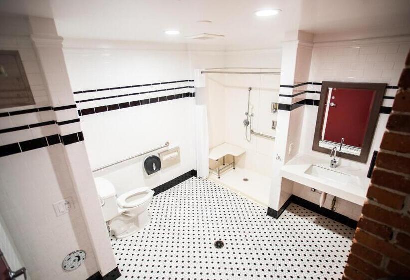 غرفة قياسية حمام مشترك, American