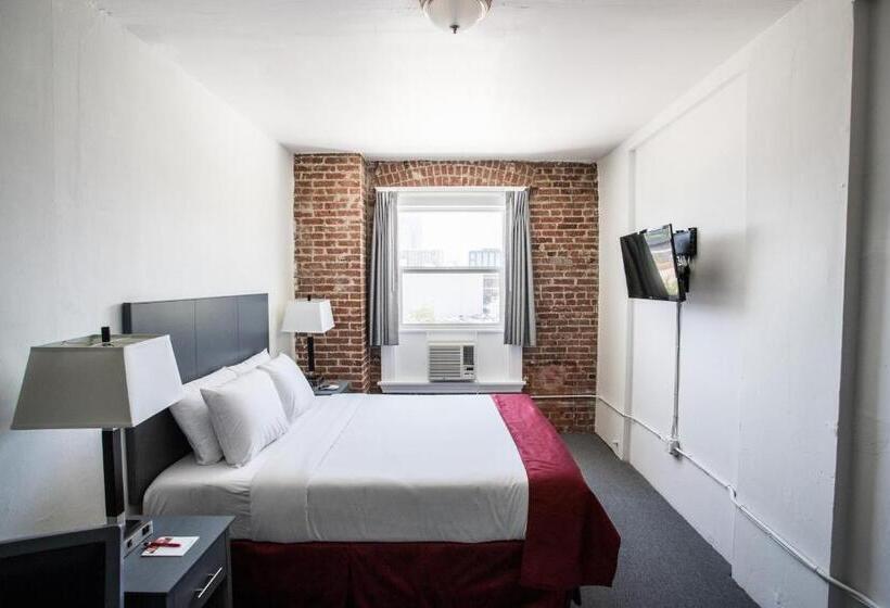 غرفة قياسية حمام مشترك, American