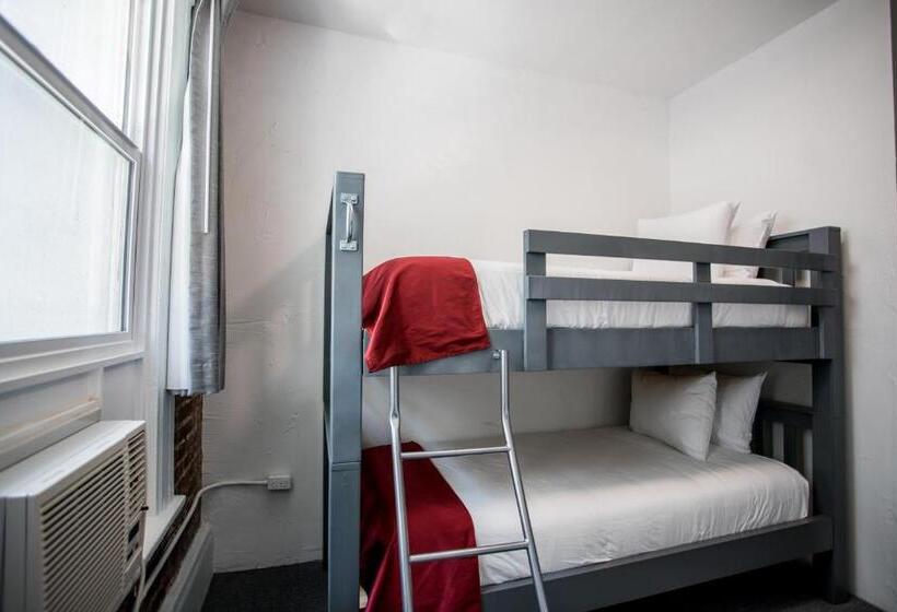 غرفة عائلية حمام مشترك, American