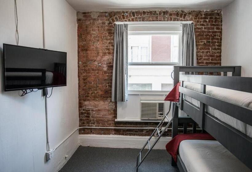 غرفة عائلية حمام مشترك, American