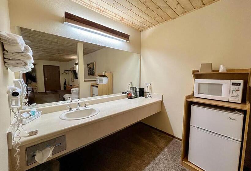 اتاق خانوادگی, Beartooth Hideaway Inn & Cabins