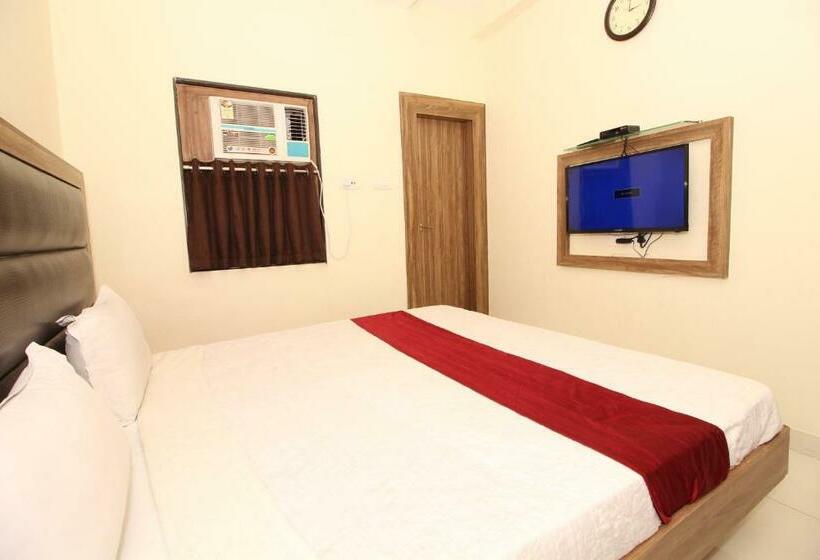 اتاق استاندارد, Meera