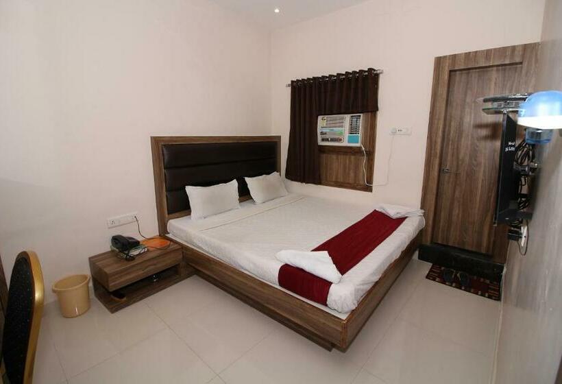 اتاق استاندارد, Meera