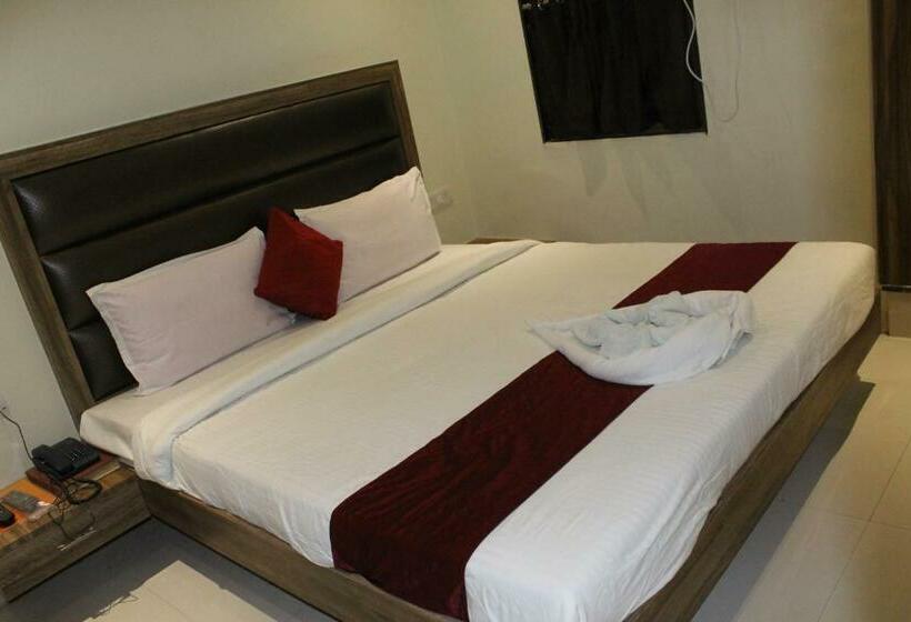 اتاق استاندارد, Meera