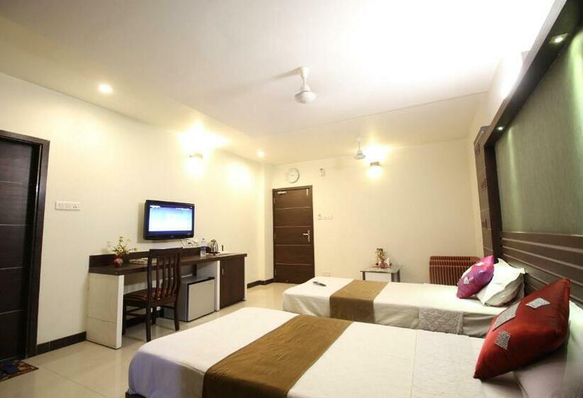 اتاق پرمیوم, Meera