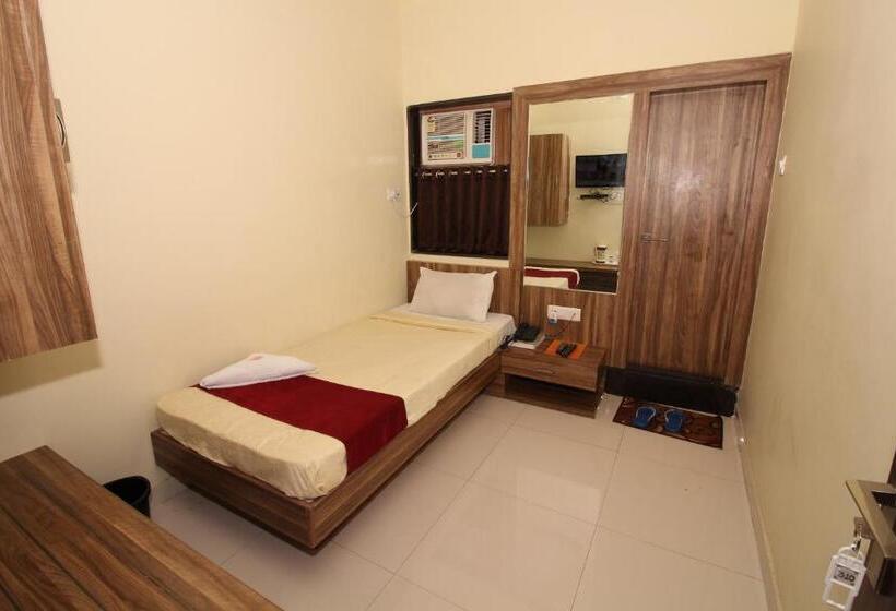 اتاق لوکس یک تخته, Meera