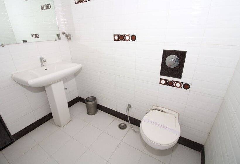 اتاق پرمیوم, Meera