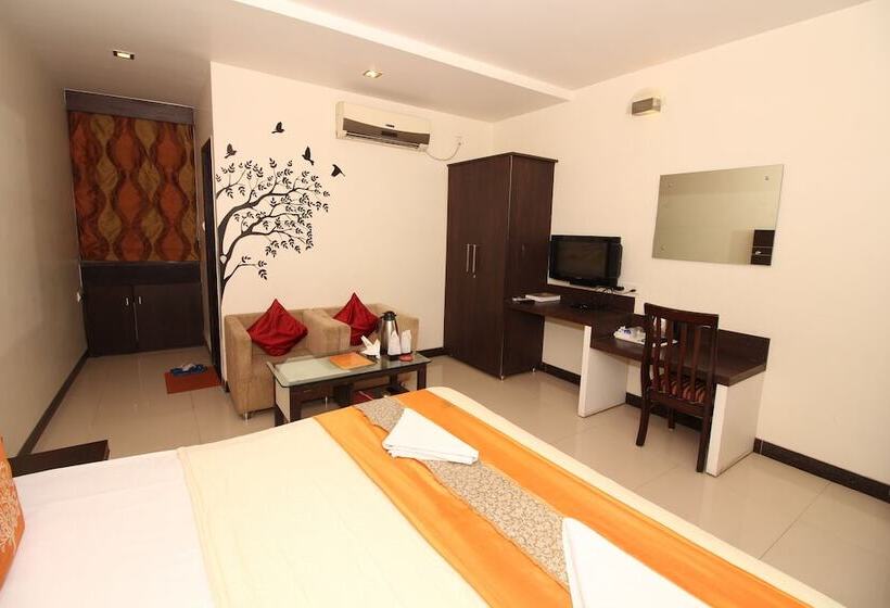 اتاق پرمیوم, Meera