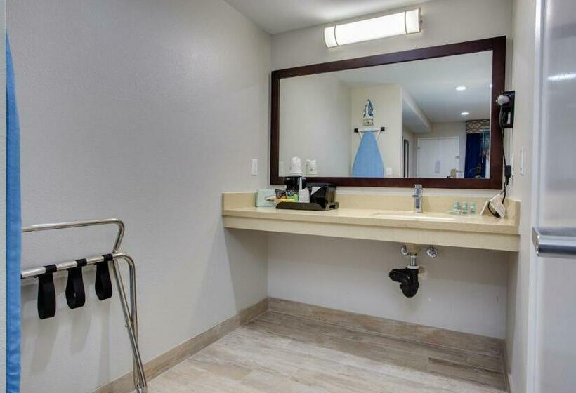 장애인을 위한 스탠다드 룸, Quality Inn