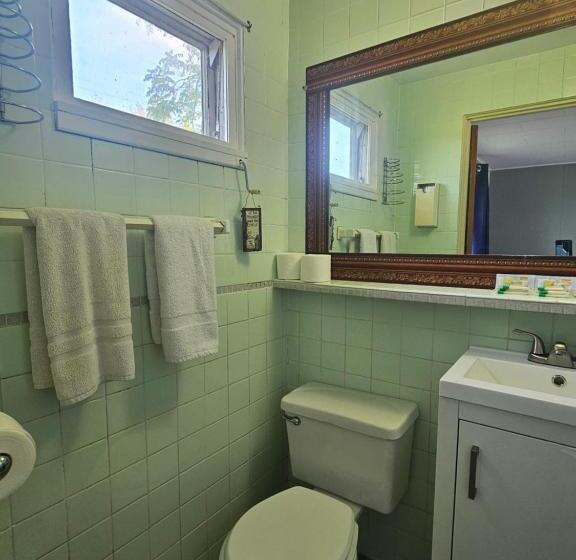 غرفة قياسية, The Last Resort Motel