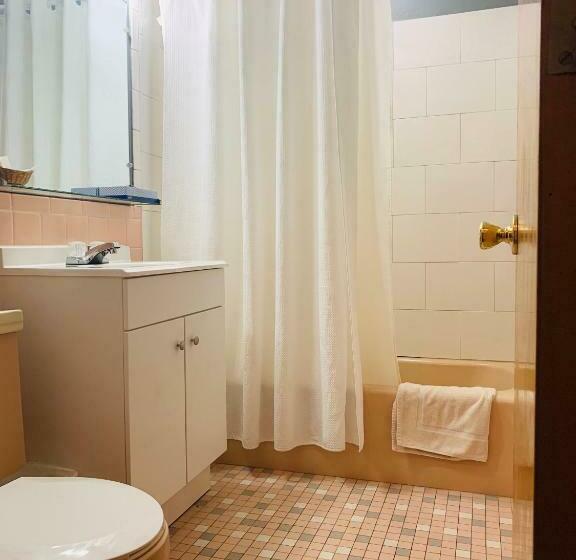 غرفة قياسية, The Crossroads Motel