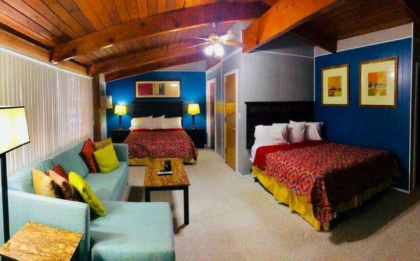 غرفة قياسية سرير كينج, The Crossroads Motel