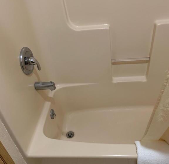 غرفة قياسية سرير كينج, A1 Budget Motel