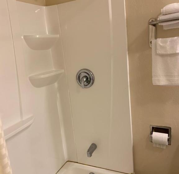 غرفة قياسية سرير كينج, A1 Budget Motel