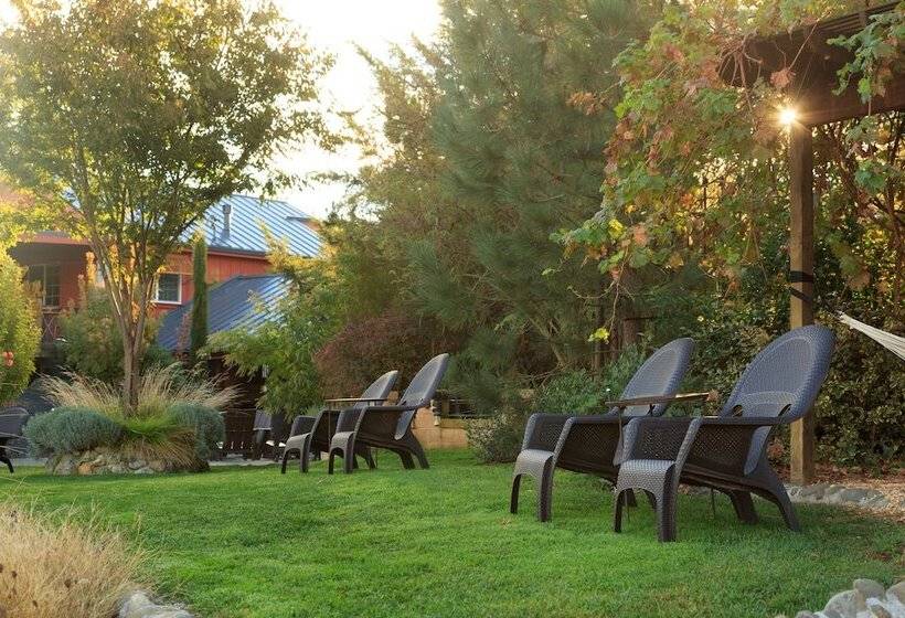 스탠다드 룸 더블 침대, Eden Vale Inn