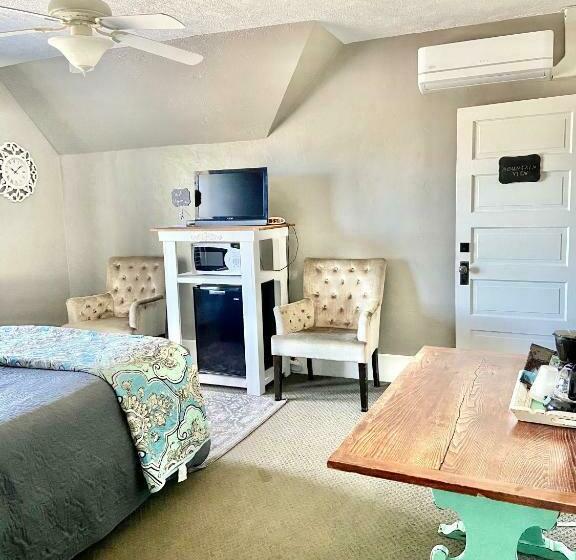 Номер Стандарт, The Panguitch House