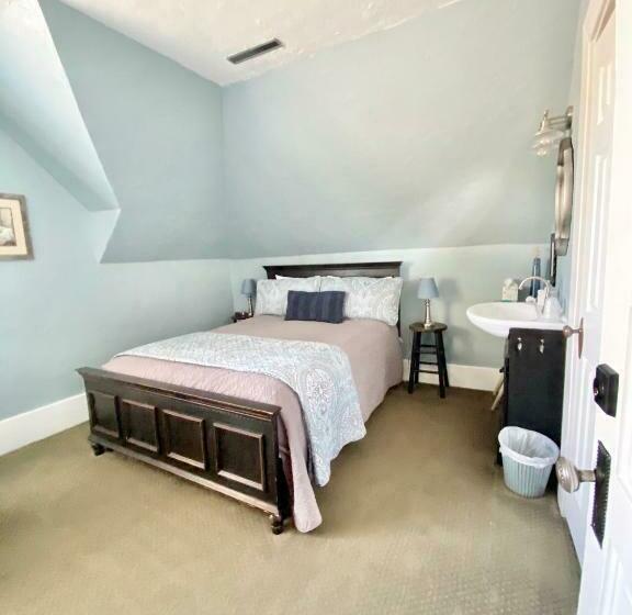 Номер Стандарт, The Panguitch House