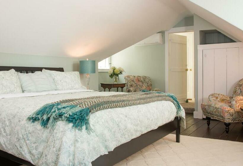 غرفة ديلوكس سرير كينج, The Parsonage