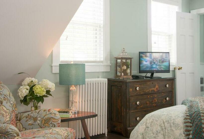 غرفة ديلوكس سرير كينج, The Parsonage