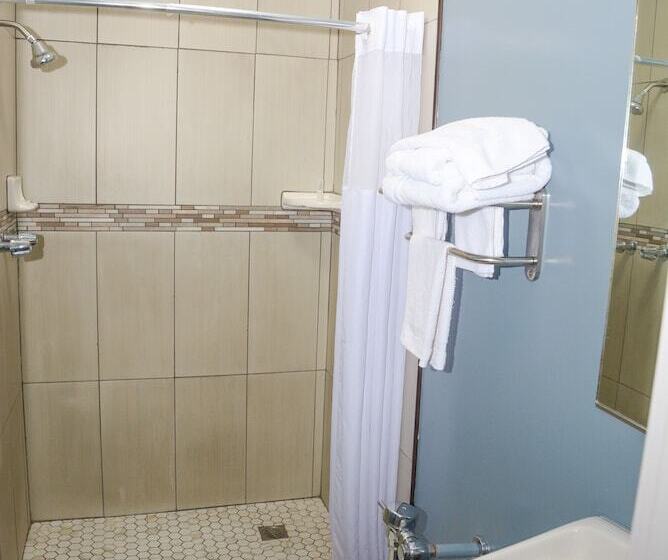 Номер Deluxe, Comet Motel