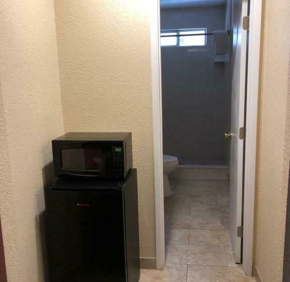 חדר סטנדרט, Dixon Motel