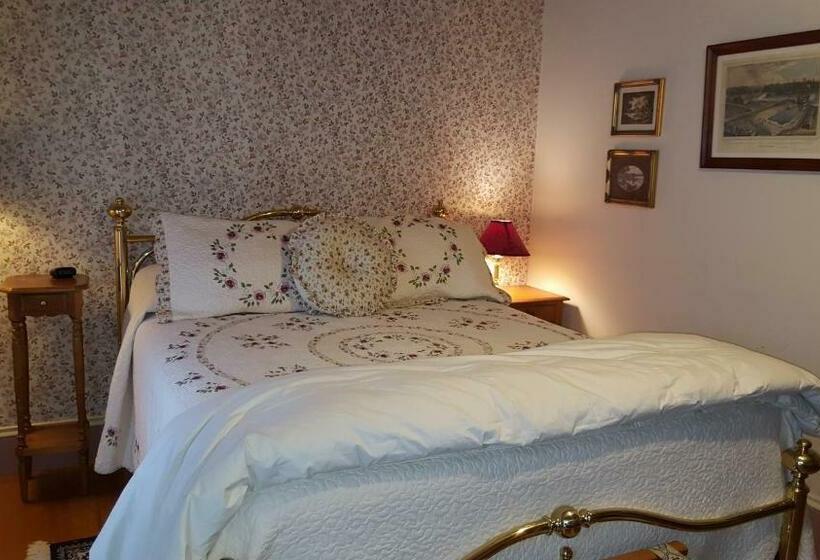 Номер Стандарт, Holidae House Bed & Breakfast