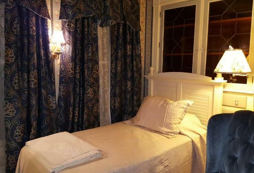 Номер Стандарт, Holidae House Bed & Breakfast
