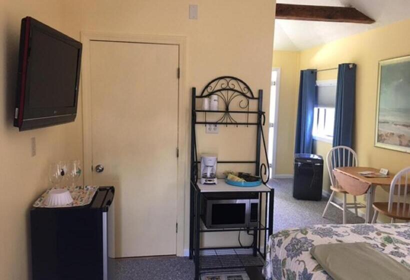 Номер Стандарт, Footbridge North