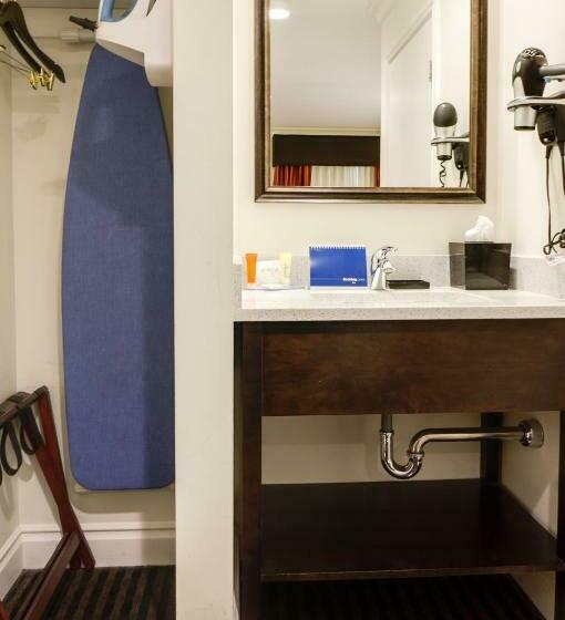 带2个双人床的标准工作室, Seaside Inn