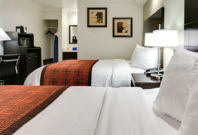 带2个双人床的标准工作室, Seaside Inn