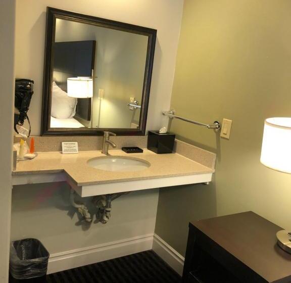 Standaardkamer met Kingsize Bed Aangepast voor Gehandicapten, Seaside Inn