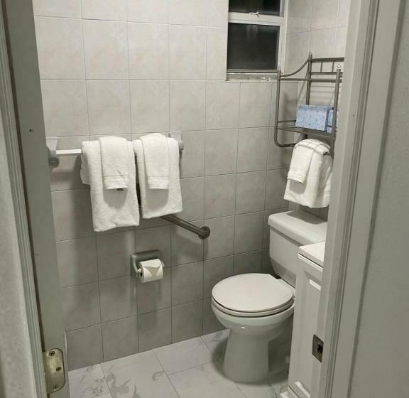 إستوديو قياسى, Edgewater Lodge