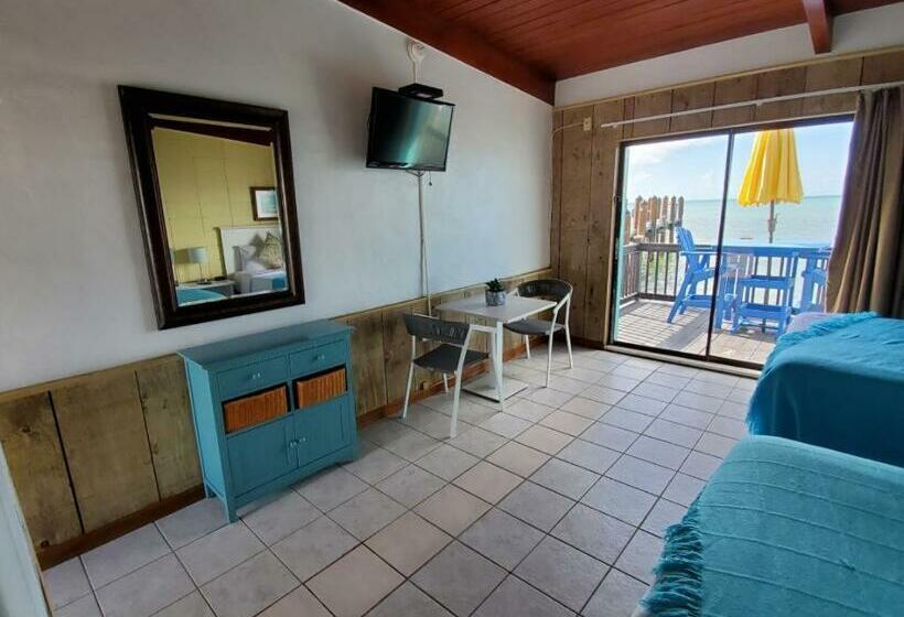Номер Стандартный с Видом, Edgewater Lodge