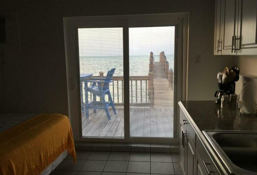 إستوديو قياسى, Edgewater Lodge