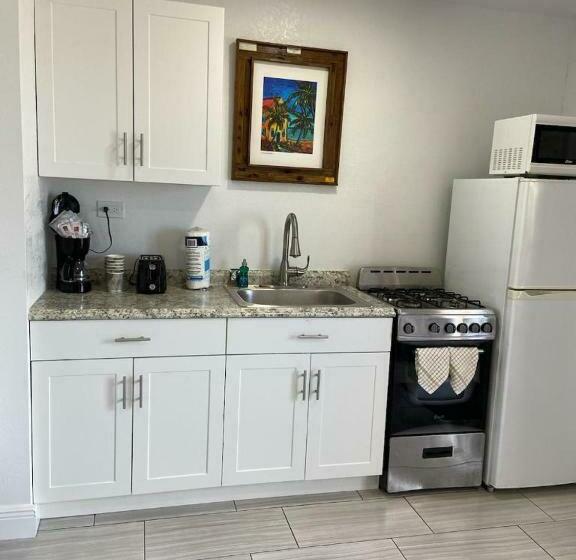 إستوديو قياسى, Edgewater Lodge