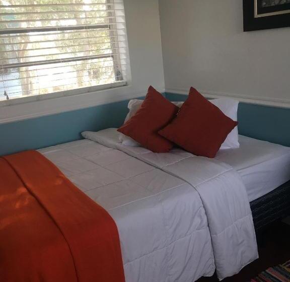 منزل غرفتين نوم, Edgewater Lodge