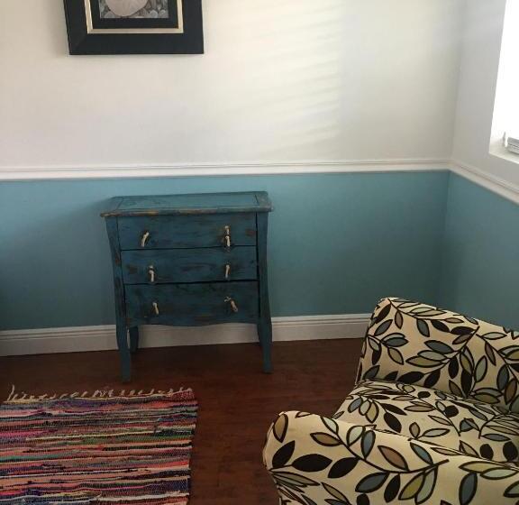 منزل غرفتين نوم, Edgewater Lodge