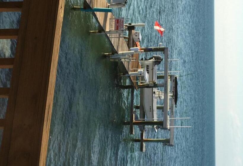 منزل غرفتين نوم, Edgewater Lodge