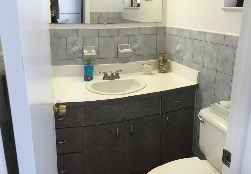 منزل غرفتين نوم, Edgewater Lodge