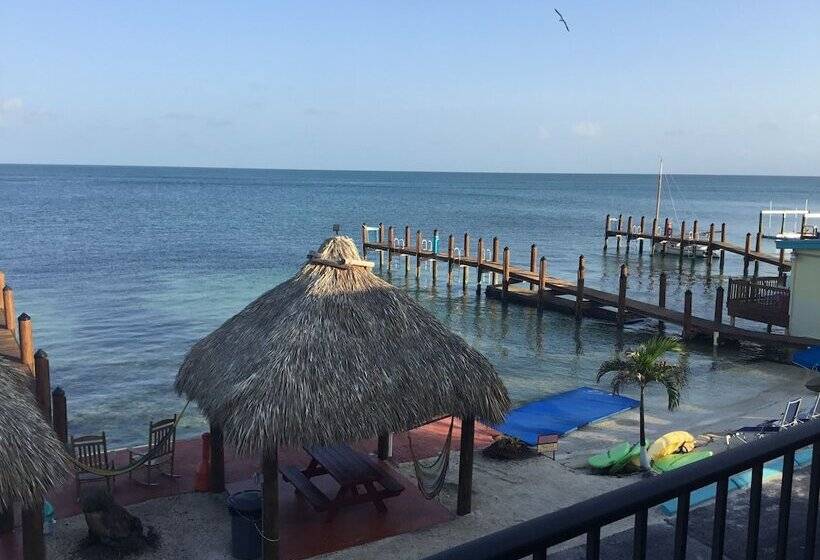 جناح, Edgewater Lodge