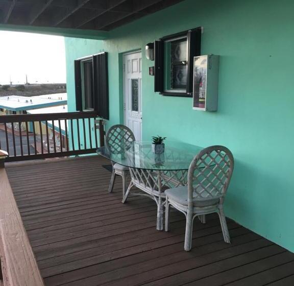 منزل غرفتين نوم, Edgewater Lodge