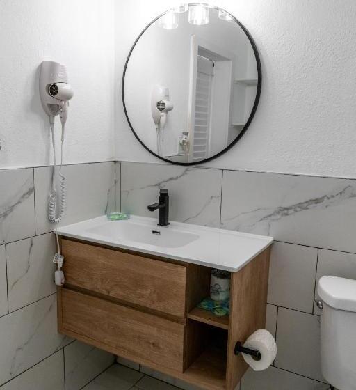 غرفة قياسية سرير كينج, Edgewater Lodge