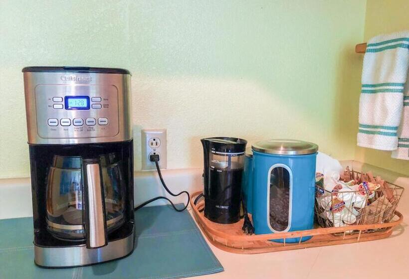 חדר סטנדרט שתי מיטות זוגיות, Sea Treasures Inn