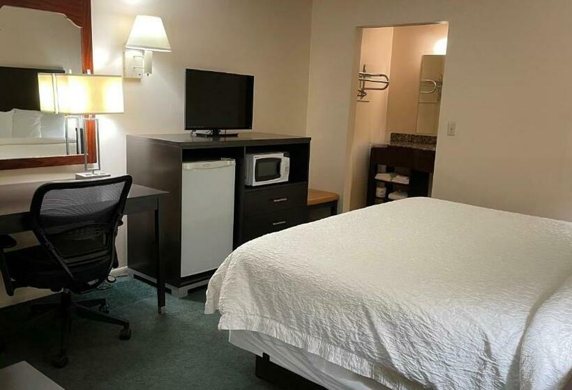 إستوديو قياسى سرير كينج, Slumber Inn Harrisonville